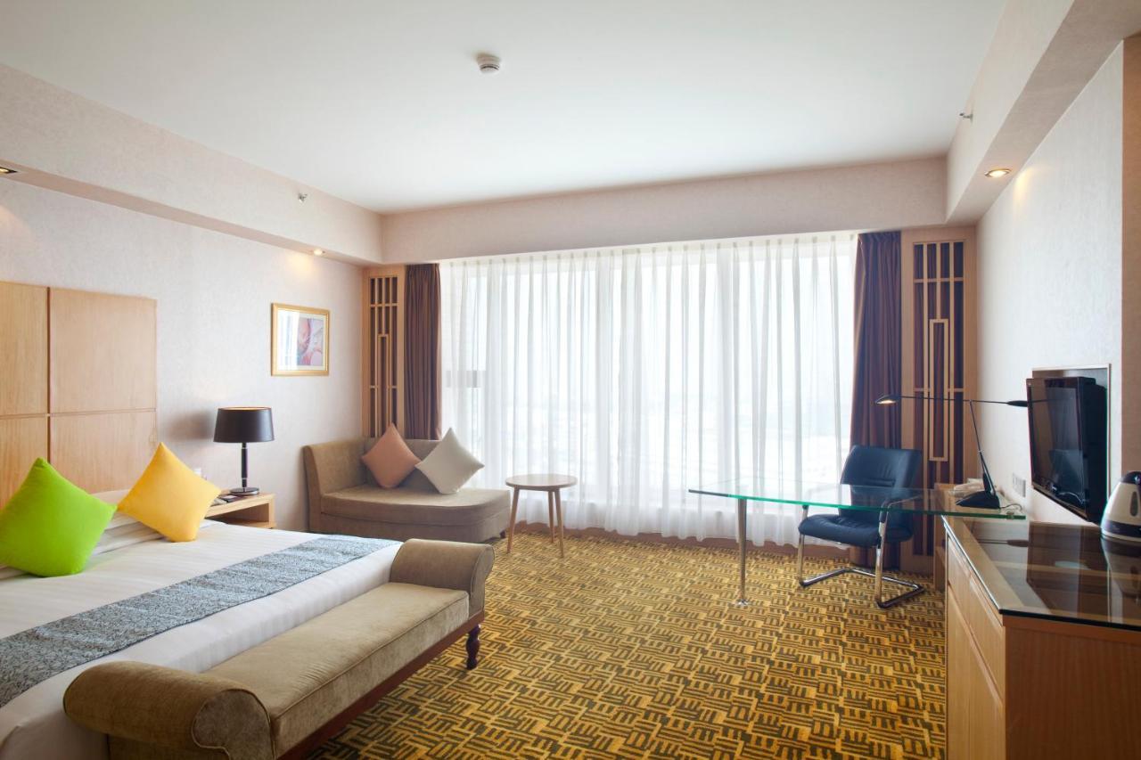 Crowne Plaza Zhanjiang Kang Yi, An Ihg Hotel Екстер'єр фото