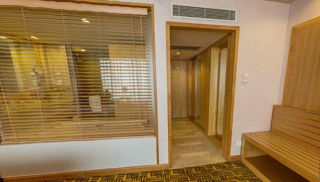 Crowne Plaza Zhanjiang Kang Yi, An Ihg Hotel Екстер'єр фото