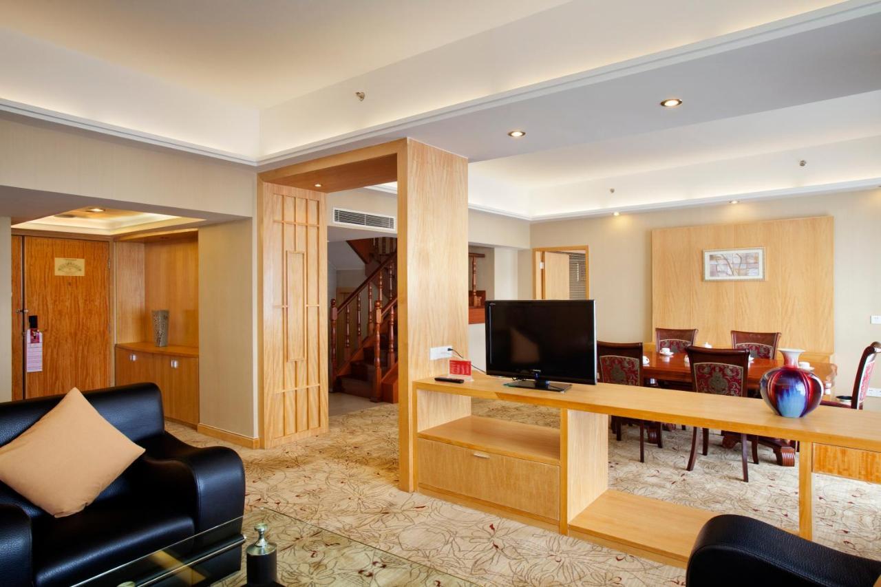 Crowne Plaza Zhanjiang Kang Yi, An Ihg Hotel Екстер'єр фото