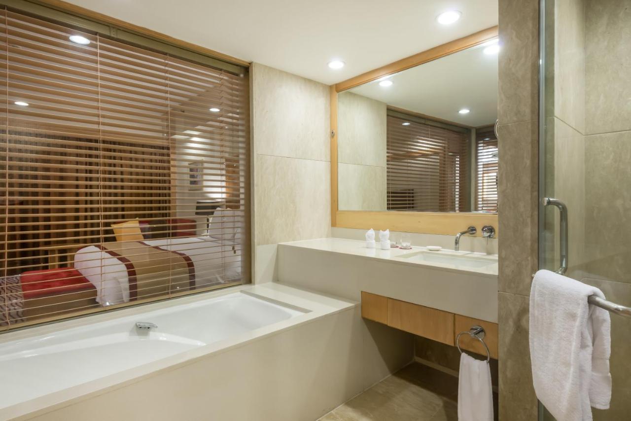 Crowne Plaza Zhanjiang Kang Yi, An Ihg Hotel Екстер'єр фото